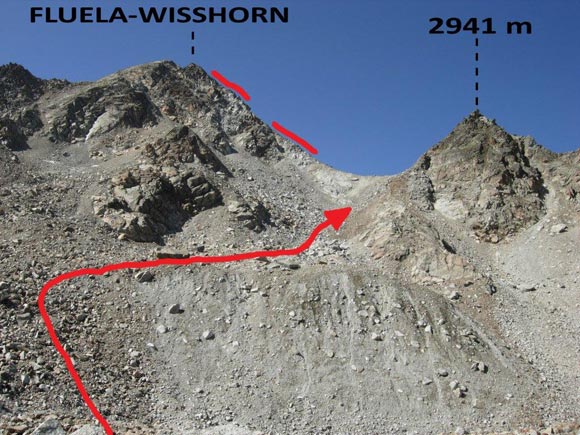 Flela-Wisshorn, cresta NE - In primo piano il secondo pendio morenico, al centro la sella da raggiungere