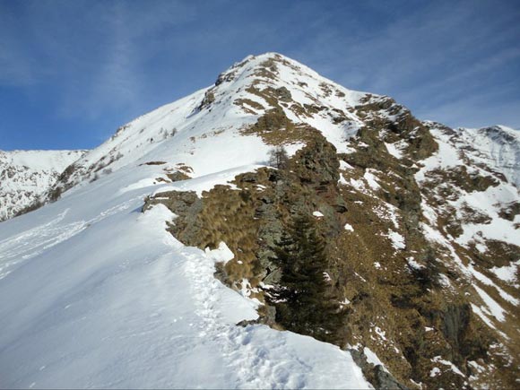 Monte Legnone - Inizio della cresta: la prima elevazione  il Piancone Basso