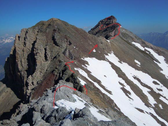 Piz Lischana - L'inizio del tratto di cresta pi impegnativo, in particolare se la neve ricopre il lato di destra della cresta.