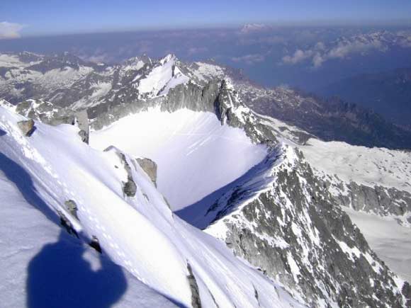 Cima Presanella - Parete Nord - Sguardo sulla cresta e il ghiacciaio di discesa