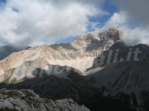 <font size='3'>Vista dalla Croda R'Ancona</font>