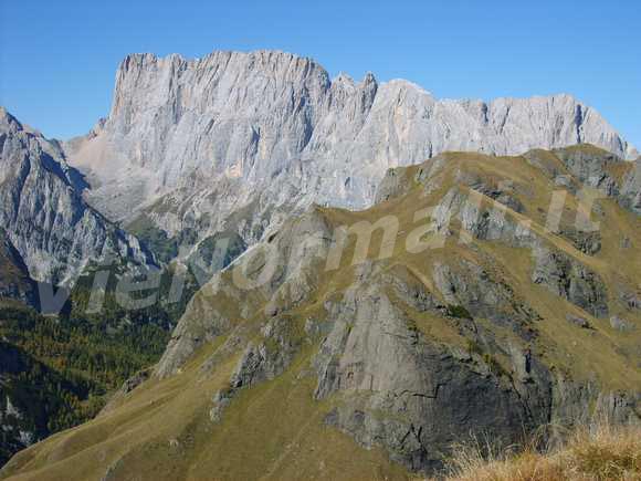 <font size='3'>Parete sud vista dalle Cime di Pezza</font>