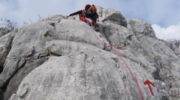 Sondaggio sull'uso della vernice nelle vie alpinistiche