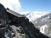 Via Normale Corno di Lago Scuro - Il bivacco sotto la cima