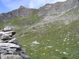 Via Normale Monte Tagliaferro - Il Passo del Gatto dal Passo del Vallarolo. A sinistra il Dosso Grinner