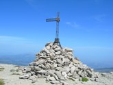 Via Normale Monte Corvo (cresta N) - La Croce di Monte Corvo martoriata dal vento e dal ghiaccio