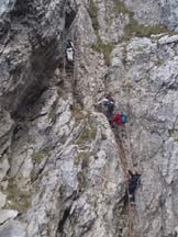 Via Normale Torre (normale) - Le scale che conducono al Caminetto Pagani.