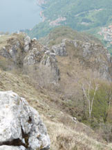 Via Normale Sasso di Cressogno - Monte dei Pizzoni - Prima parte della cresta di salita col Lago di Lugano