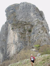 Via Normale Sasso di Cressogno - Monte dei Pizzoni - Il Sasso di Cressogno salendo alla quota 1289