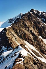 Via Normale Monte Mantello - Laffilato tratto di cresta tra Villacorna e Mantello