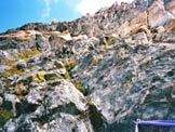 Via Normale Monte del Forno - Passaggi di II+ sulla parete sopra le corde fisse.