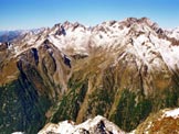 Via Normale Monte Combolo - Dalla vetta, a sinistra la Vetta di Ron, a destra il Painale