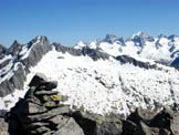 Via Normale Monte Spluga - Sulla destra, il Pizzo Badile e il Pizzo Cengalo, dalla vetta