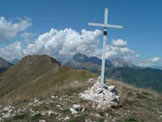 Via Normale Monte Piglione - Anticima Sud Est di Monte Piglione, in fondo la Pania della Croce, l Uomo Morto e la Pania Secca