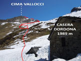 Via Normale Cima Vallocci - Nel cerchio la casera alta di Dordona e lo stallone