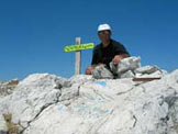 Via Normale Monte Tambura - Sulla vetta del Monte Tambura