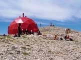 Via Normale Monte Amaro (da N) - Il Bivacco Pelino sulla vetta