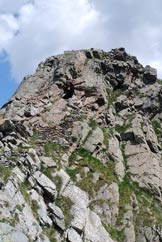 Via Normale Monte Varadega - Lultimo tratto con i gradini, la galleria e la cima.