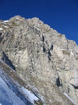 Via Normale Pizzo Cefalone (cresta E) - La parete E vista dalla sella sulla cresta E