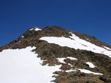 Via Normale Pizzo Bianco - Sguardo verso la cima da sotto l´affioramento roccioso.