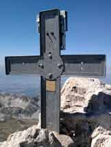 Via Normale Corno Grande - Vetta Occidentale (cresta W) - La croce di vetta
