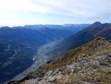 Via Normale Monte Storile - Via Normale da E - La piana di Grosio e le Orobie dalla vetta.