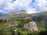 Via Normale Tognazza - Poco sopra la palestra di roccia. Sullo sfondo il Castellaz.