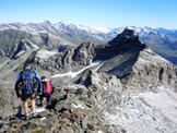 Via Normale Pizzo Sevino - cresta E - In vetta, a destra il Pizzo Quadro