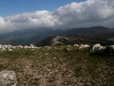 Via Normale Monte Gennaro - Vista ad E verso i grandi massicci appenninici