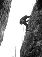 Via Normale Poncione di Ganna - Cresta NNW - In arrampicata su La Foglia