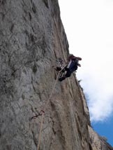 Via Normale Rocca San Leo - via Maestri-Alimonta - Il primo tiro di corda