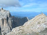 Via Normale Schenon del Latemar - In cima allo Schenon, croce sulla destra