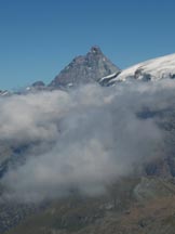 Via Normale Mont Rothorn - Il Cervino sbuca dalle nuvole