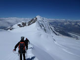 Via Normale Parrotspitze-Punta Parrot - in discesa, col fronteggiante Lyskamm Orientale ad occupare l orizzonte