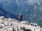 Via Normale Mangart - Ferrata Slovena - Ultimi metri verso la cima con vista della vallata