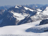 Via Normale Wildspitze - Sullo sfondo a sinistra la Wildspitze, vista dalla Palla Bianca