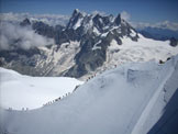 Via Normale Mont Blanc du Tacul - Crinale con sullo sfondo il Dente del Gigante