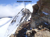 Via Normale Pizzo Varuna (traversata) - In salita, sulla cresta W