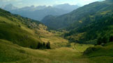 Via Normale Col de la Casiera - Dal Passo delle Crepe Rosse, verso la Mont e la Malga di Laste (L. Guglielmi)