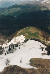 Via Normale Monte Guglielmo dal Colle di S. Zeno - Vista sul colle di San Zeno