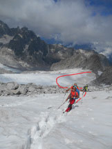 Via Normale Cima di Castello - dal passo la traccia verso i blocchi detritici da oltrepassare