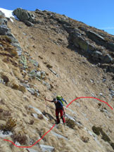 Via Normale Pizzo d'Orgnana - Il traverso verso sinistra poco prima del temine de canale di accesso alla cresta