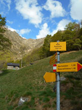Via Normale Mazza dell'Inferno - I segnavia all'Alpe Ravinella