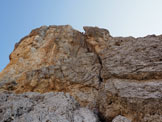 Via Normale Cima della Madonna (Spigolo del Velo) - Prima lunga calata dopo il camino di IV