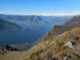 Via Normale Monte Palagia - Panorama di vetta sul centro Lario.  