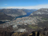 Via Normale Monte Magnodeno - da Nord - Panorama di vetta sulla citt. A sinistra il Triangolo Lariano, a destra Le Grigne 