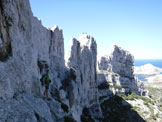 Via Normale Rochere de Saint-Michel (Arete de la Corde) - Lungo lesposta cengia prima del Pas de la Demi-Lune