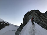 Via Normale Aiguille de Bionnassay - Verso il Piton des Italiens a sinistra il colle di Bionnassay