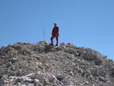 Via Normale Sasso di Valfredda - Sulla cima con piccola croce