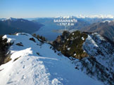 Via Normale Cima di Sassello - versante SE - Panorama di vetta sul Sassariente e sul Lago Maggiore